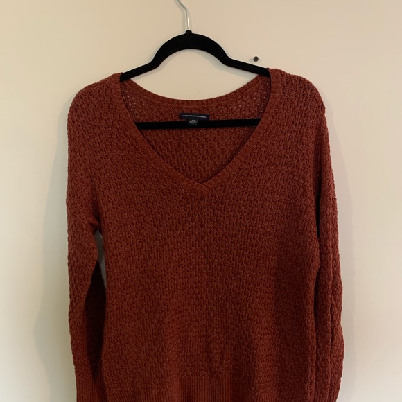 Maroon /rust coloured v neck American eagle loose knitted sweater. - Picture 2 of 3